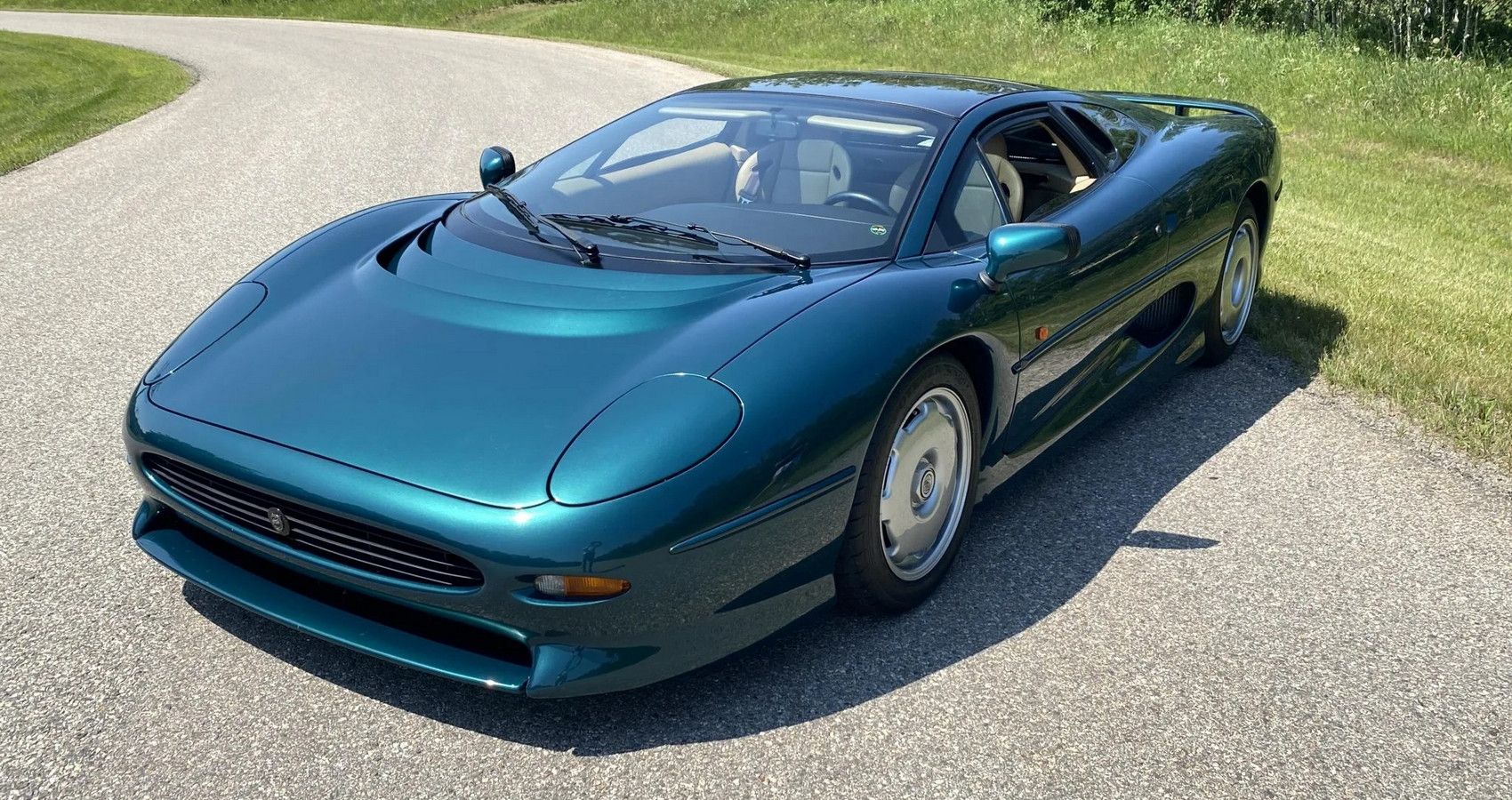 XJ220 - Front