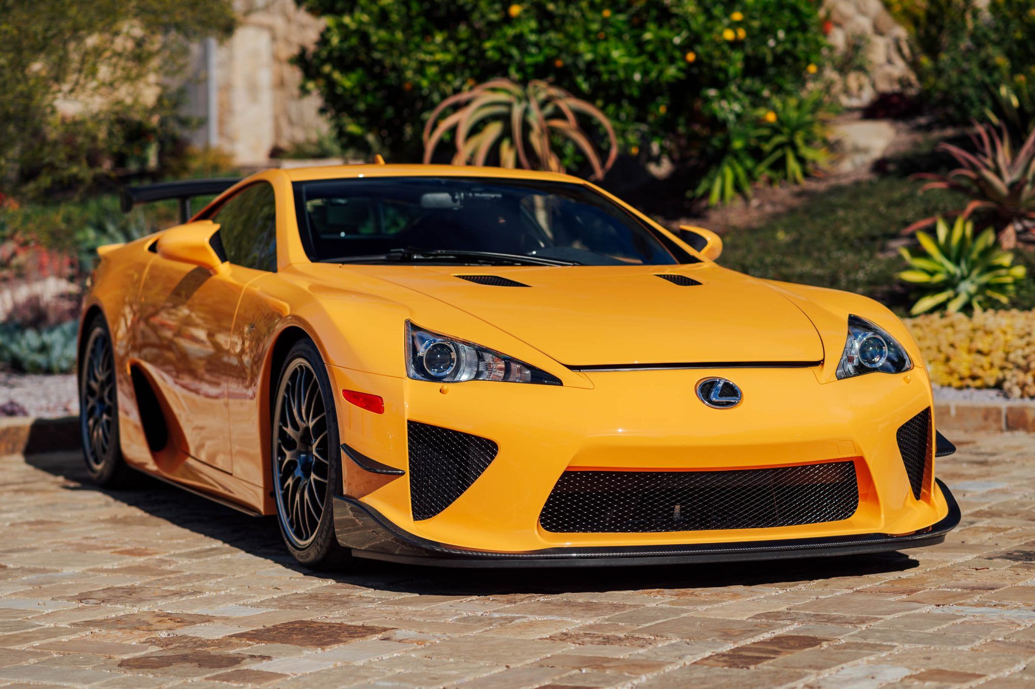 dazzling-2012-lexus-lfa-has-the-nuerburgring-package-and-low-mileage-needs-a-new-owner_3