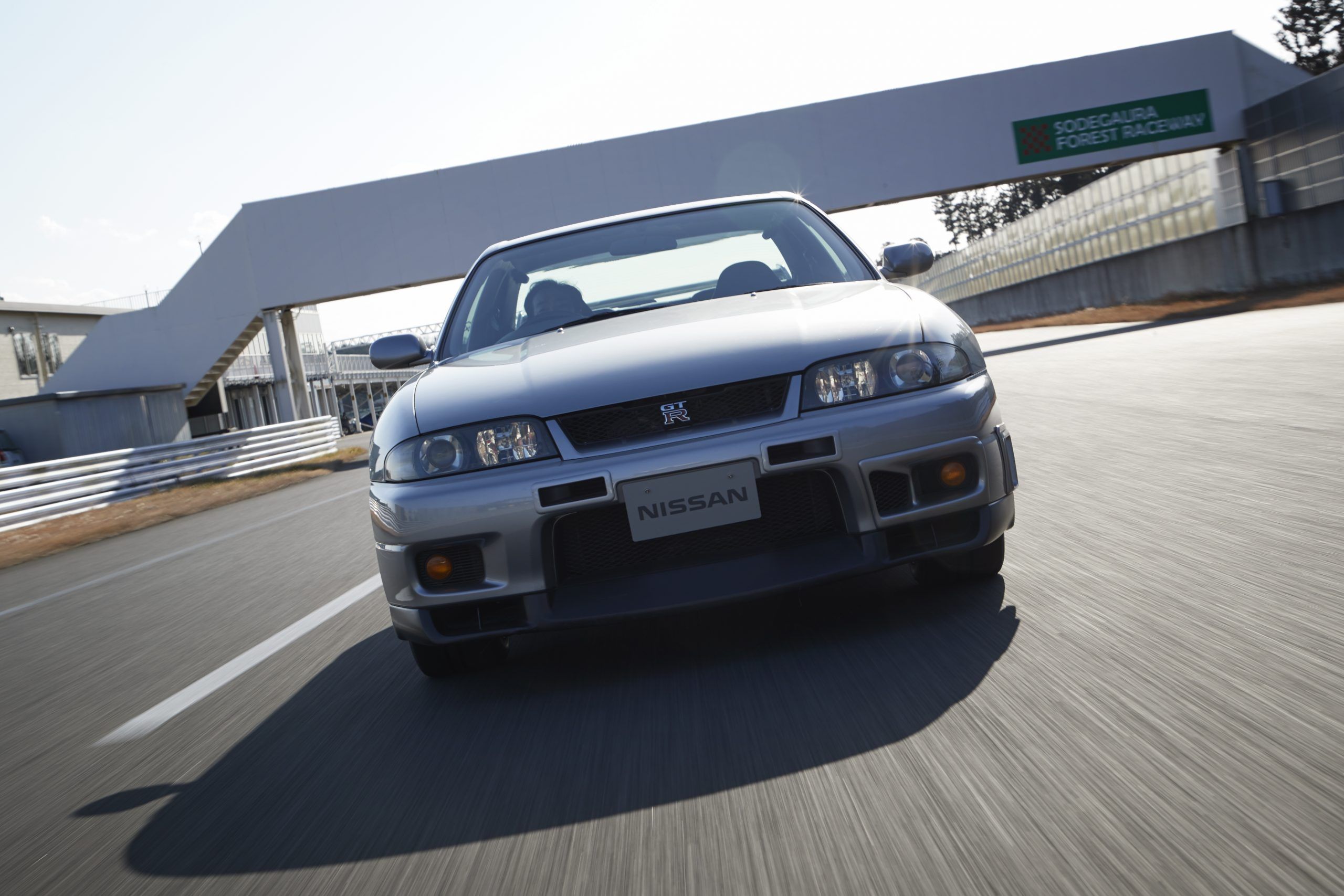 Nissan Skyline R33, silver, front profile
