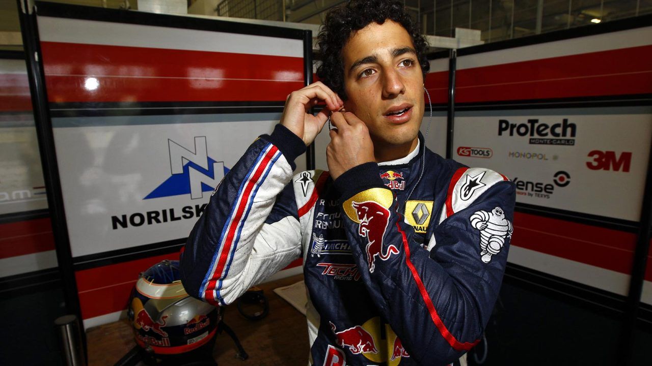 10 Fast Facts About Daniel Ricciardo