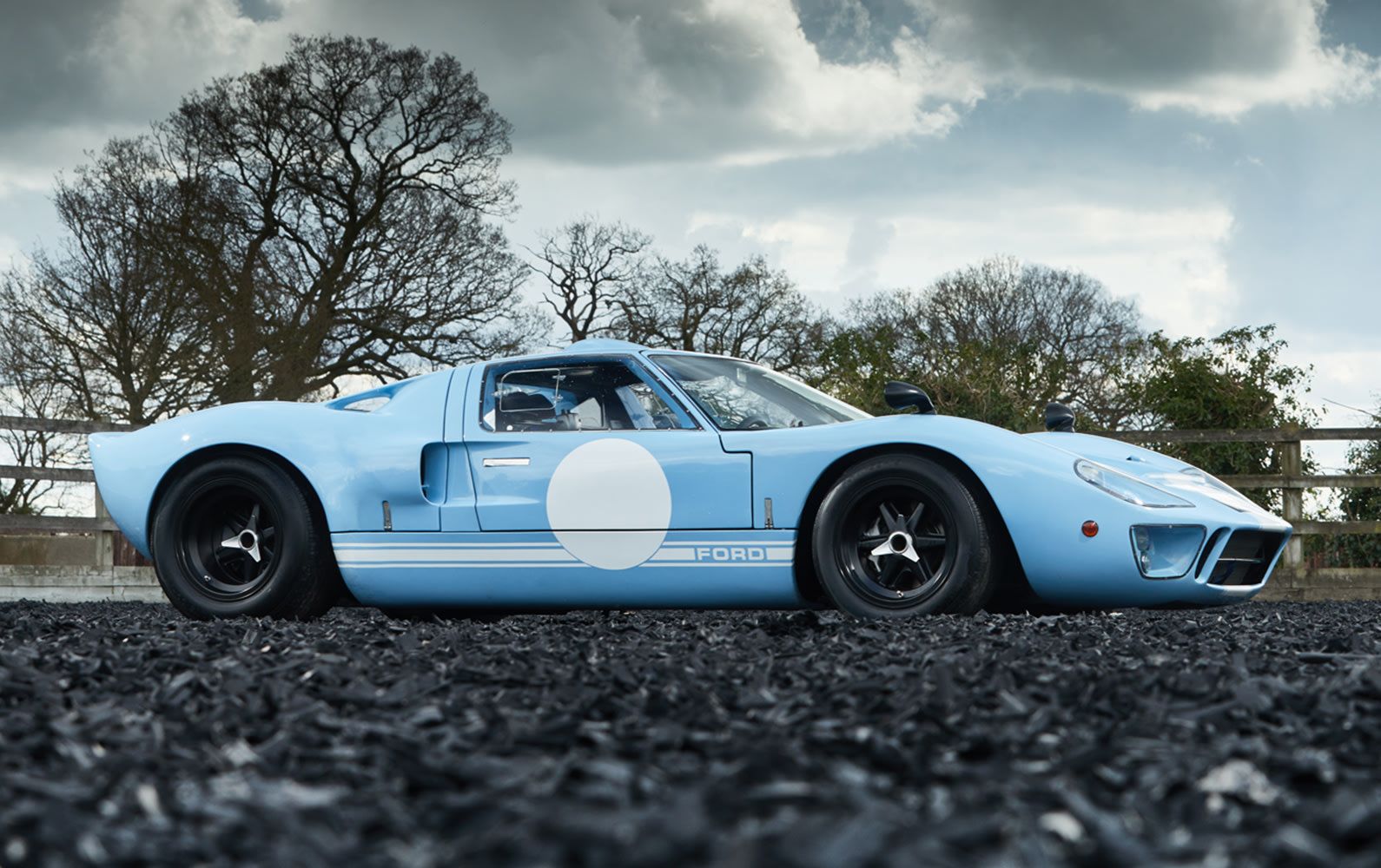 1969_Ford_GT40 Up For Sale Side View
