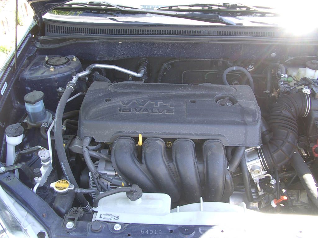 2005_toyota_corolla_s_engine_1