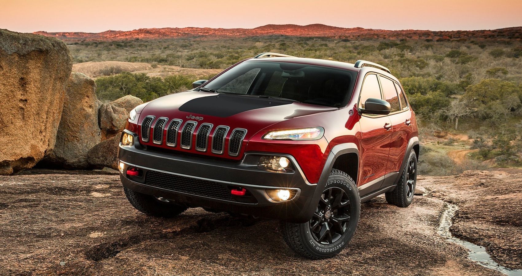 2014 Jeep Cherokee in Red Offroad