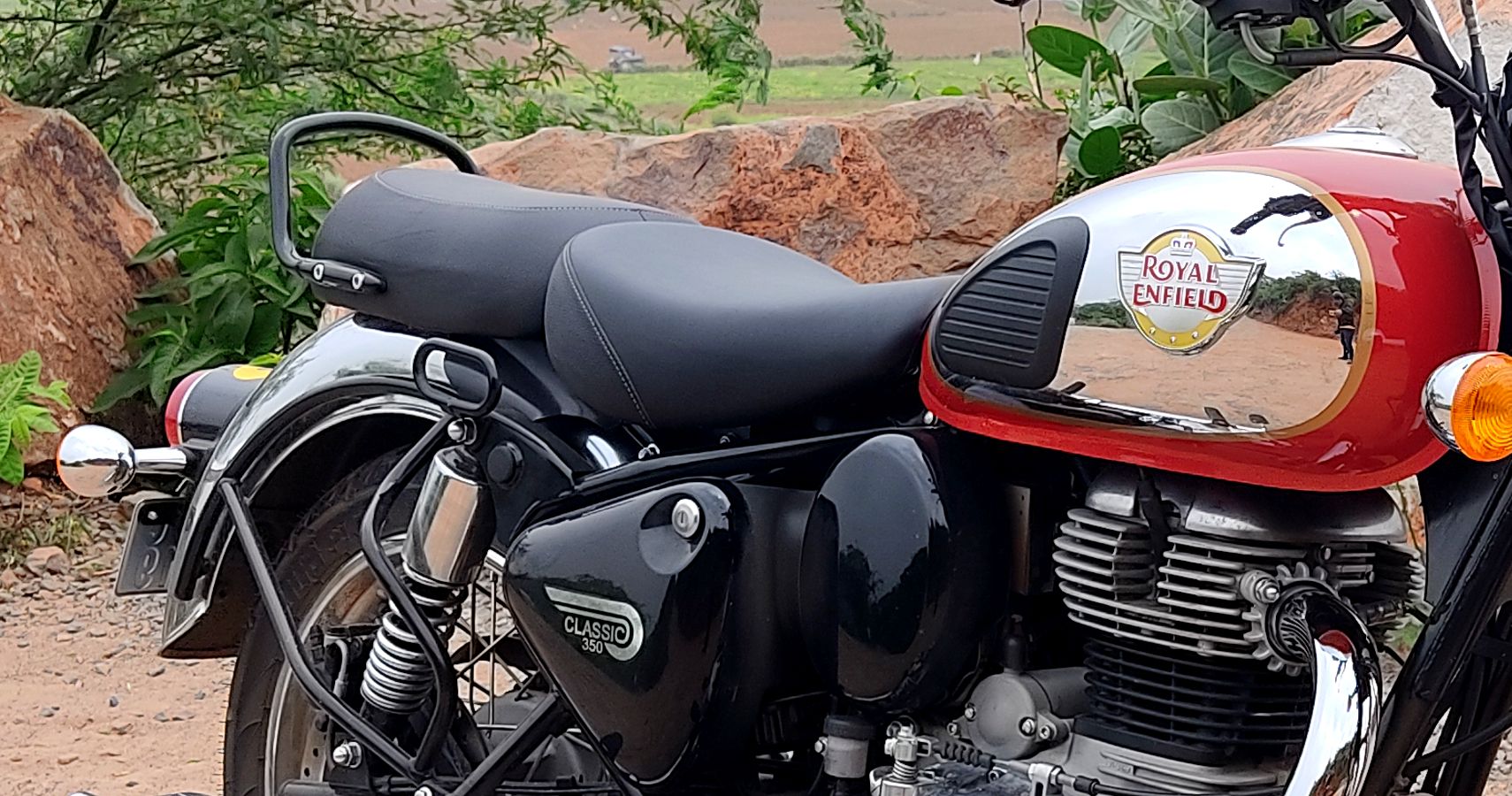 2022-royal-enfield-classic-350-review-affordable-everyday-retro-motorcycle