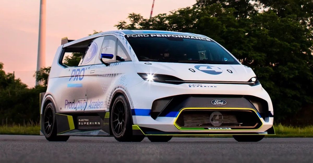 The 2,000bhp Electric Ford SuperVan 4 Is Sicker Than We Could Have Imagined