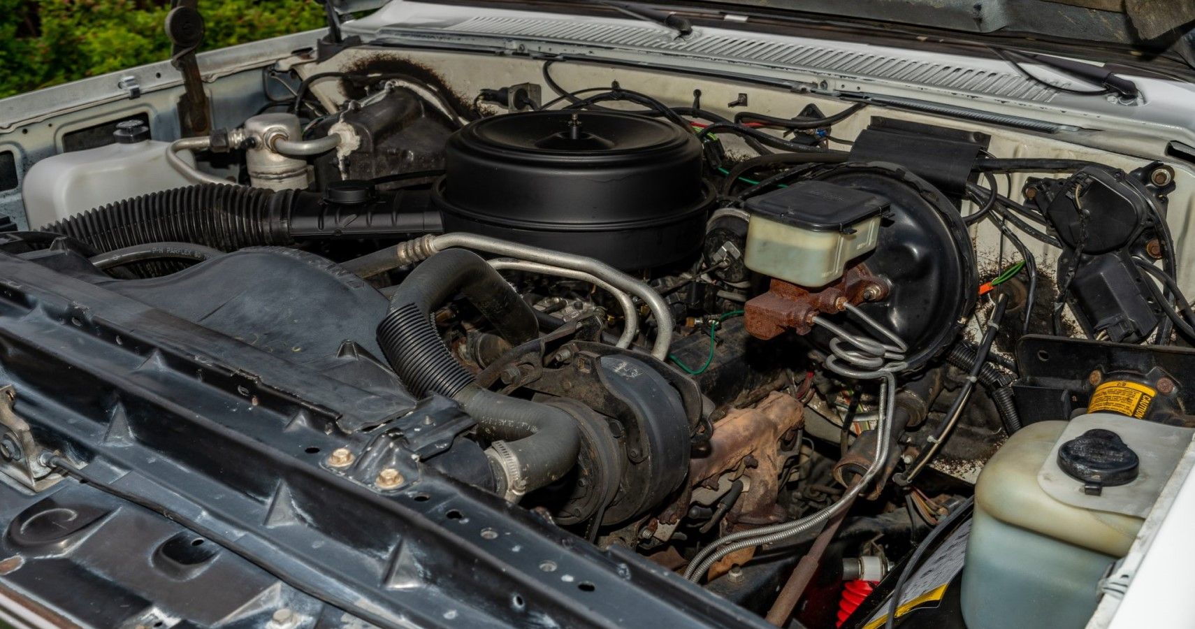 Second-gen Chevrolet K5 Blazer 4x4 engine bay view
