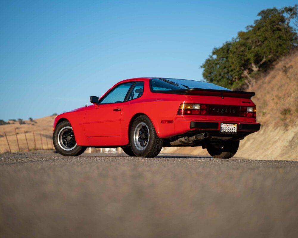 944 red