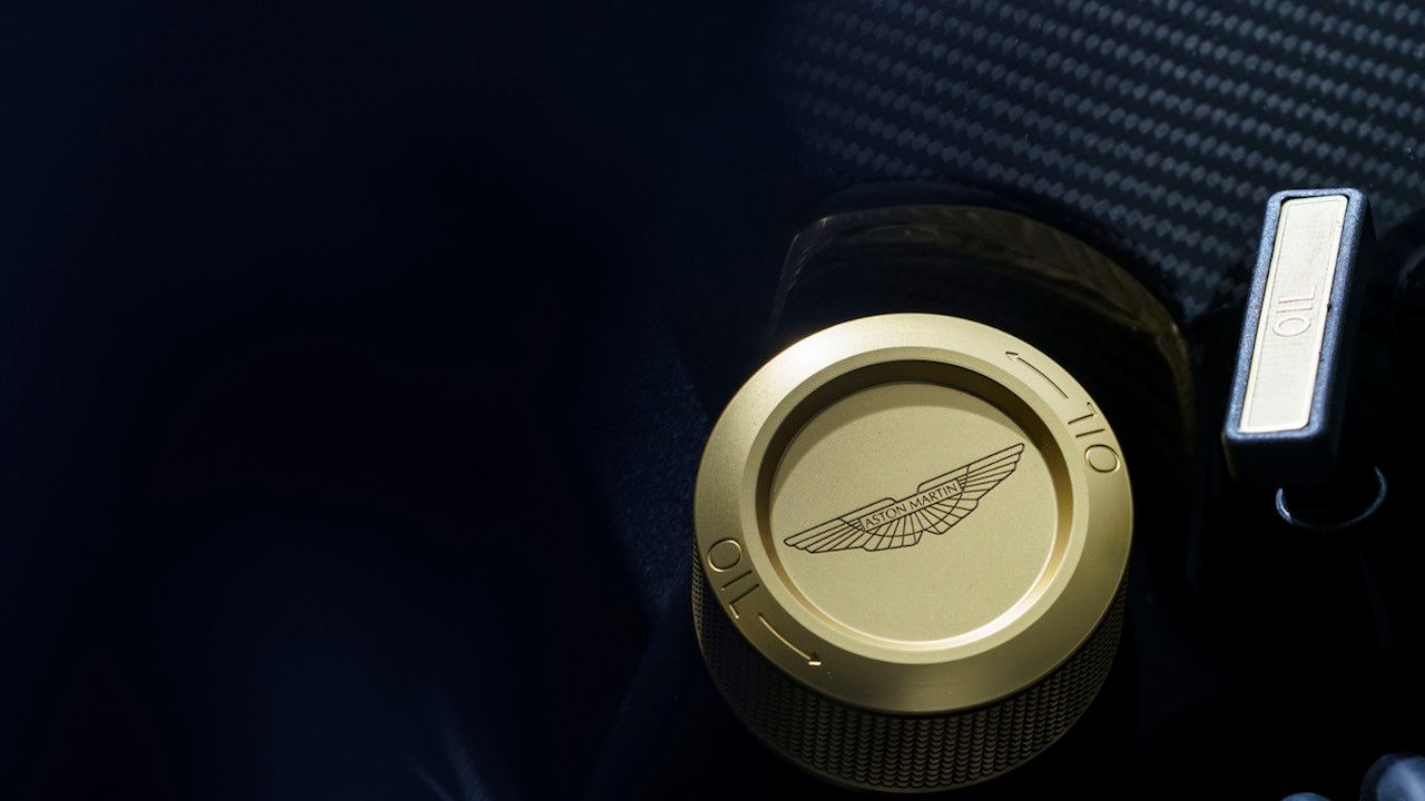 Aston Martin DBS Gold Jewellery Pack