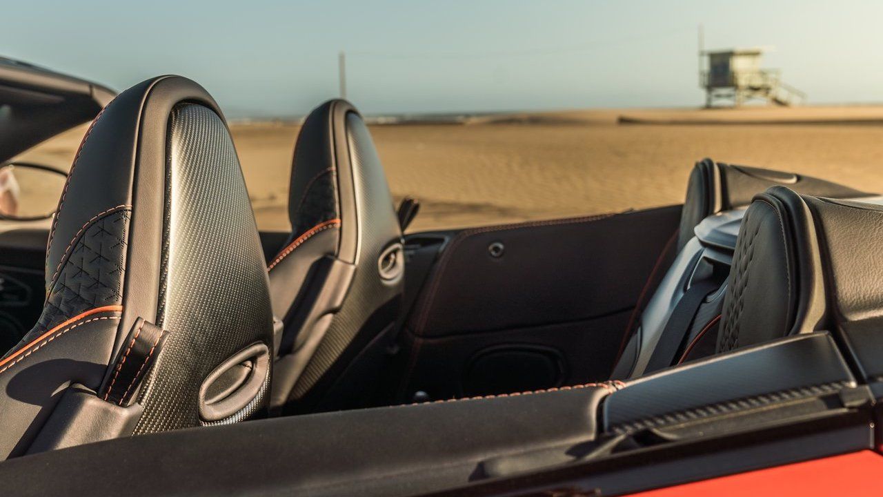 Aston_Martin-DBS_Superleggera_Volante Rear Seats