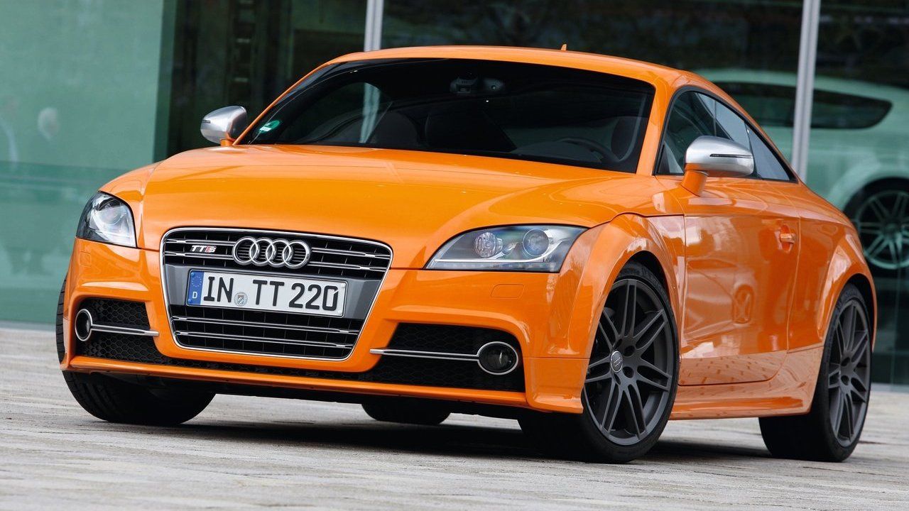 Audi-TTS_Coupe-2011-