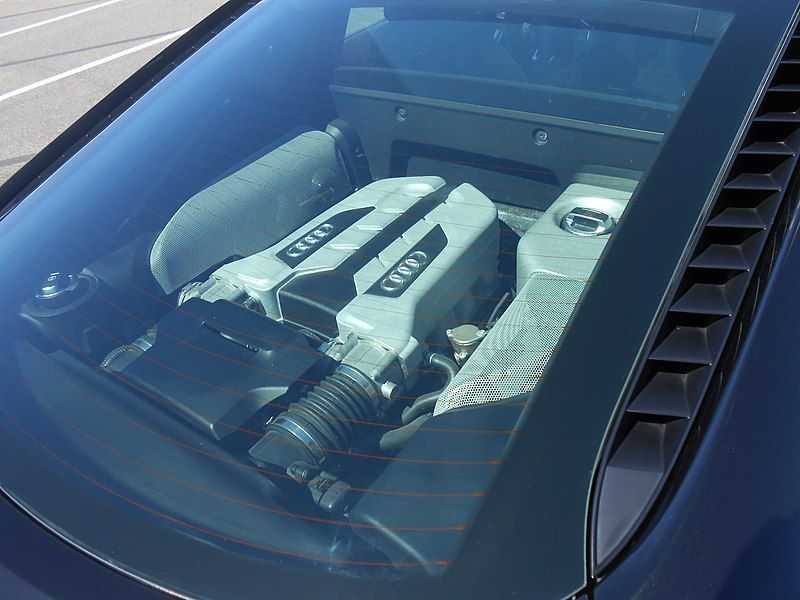 Audi_R8_V8
