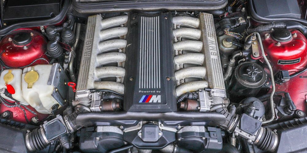 BMW 850CSI Engine 2 cropped