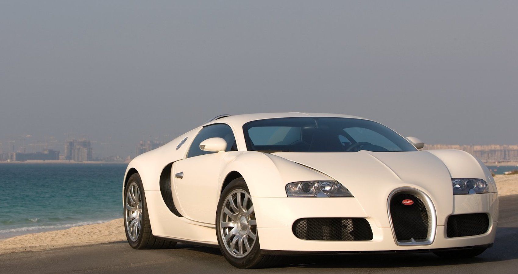 Bugatti-Veyron-2009-Feature