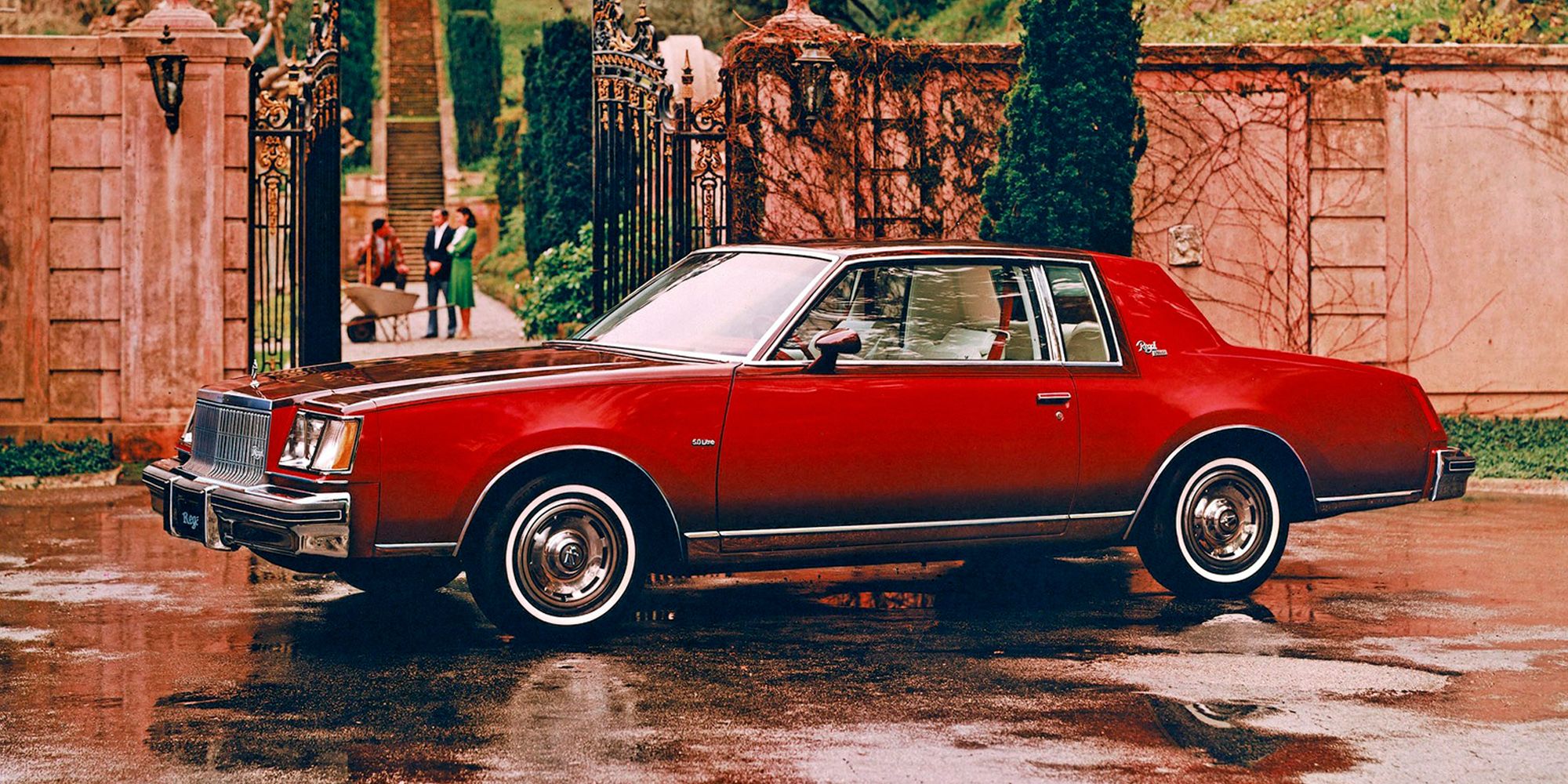 Front 3/4 view of a red 1979 Regal Coupe
