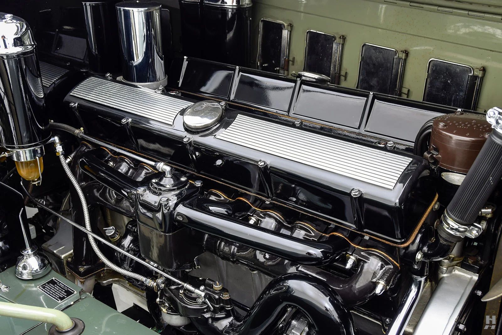 10 Largest Engines American Manufacturers Ever Put in Their Cars