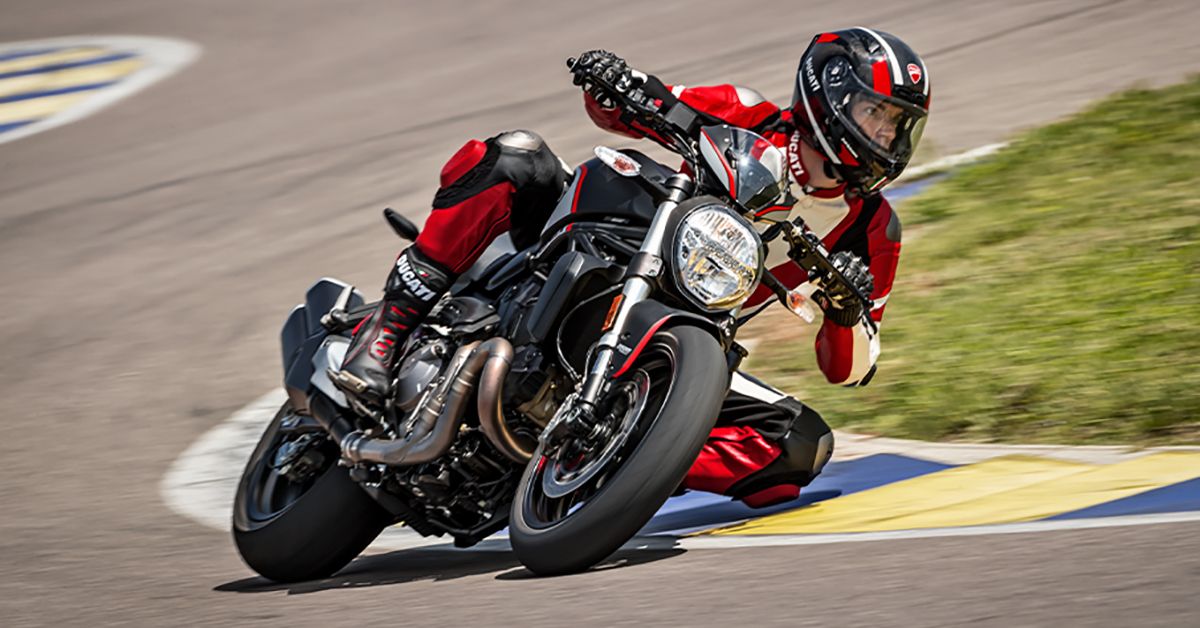 Ducati Monster 821 Stealth On track  - FRONT Angle
