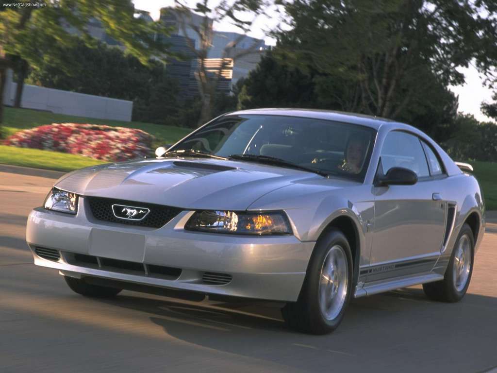 Ford-Mustang-2001-1024-02