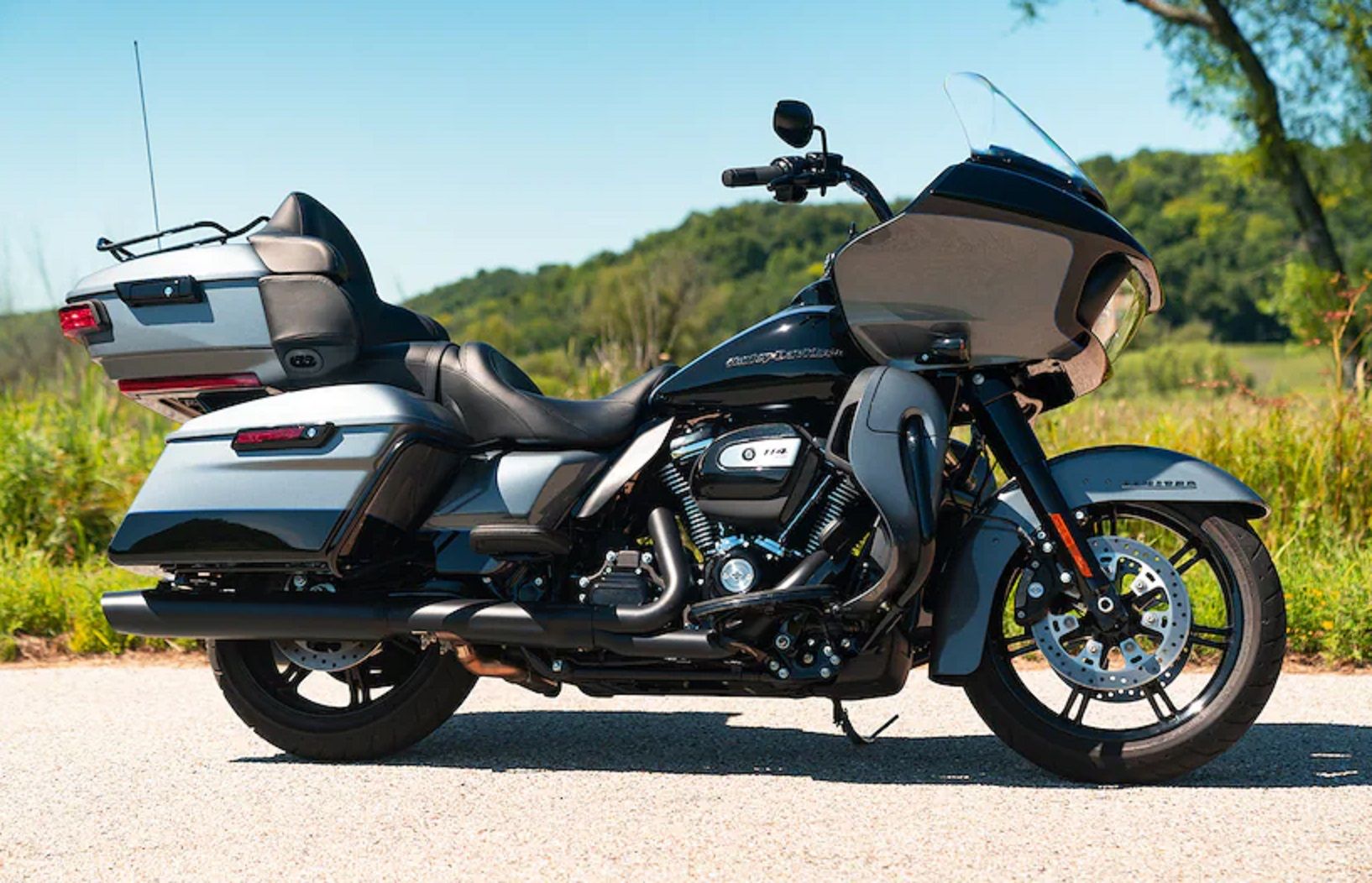 How The 2022 HarleyDavidson Road Glide Limited Compares To The Indian