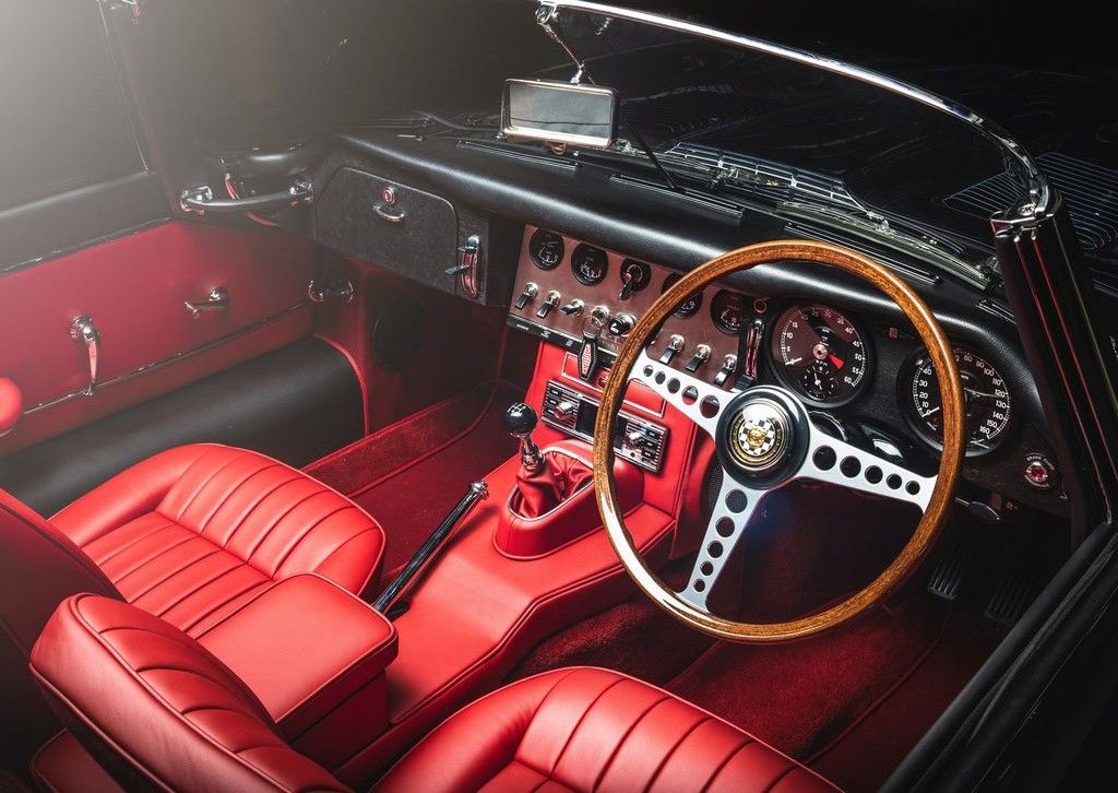 These Classic Sports Car Interiors Are Still Today