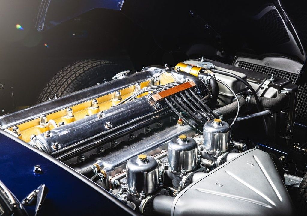 Jaguar E-Type engine videw