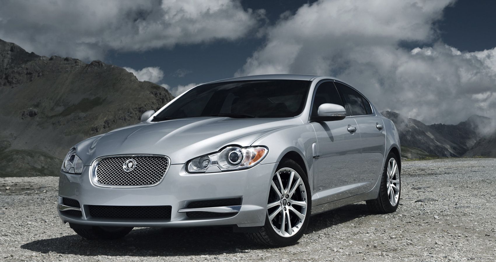 2008-2015 First Generation Jaguar XF Silver Front