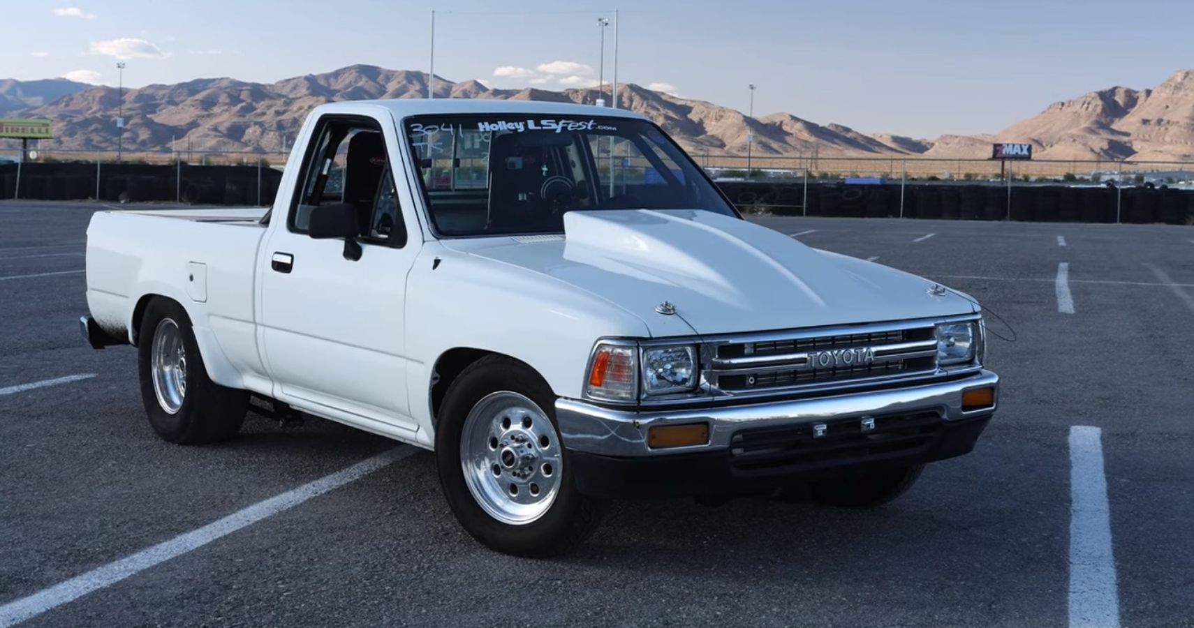 Larry Chen YouTube Channel 1989 White Toyota Hilux LS swap Front Side vide