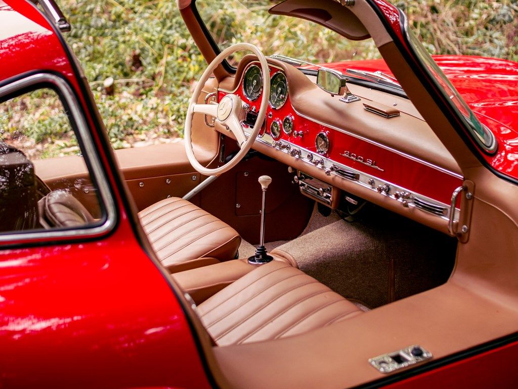 These Classic Sports Car Interiors Are Still Today