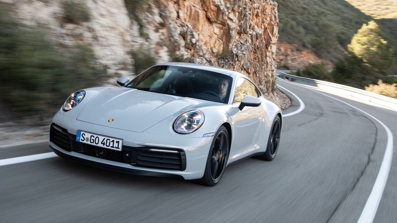 Porsche-911_Carrera_S-Mountain Road