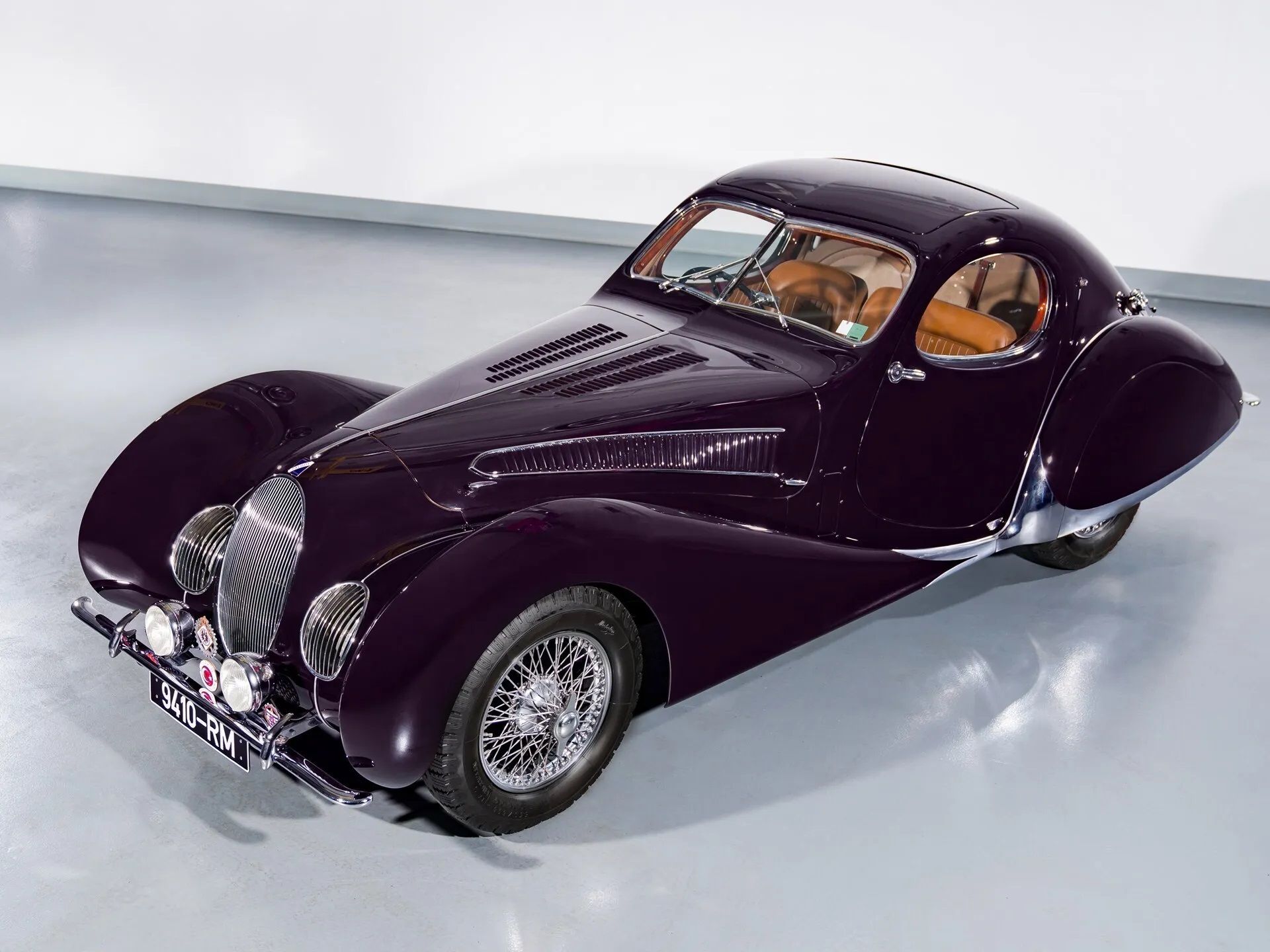 The 1938 Talbot-Lago T150-C SS Teardrop Coupe bird view.