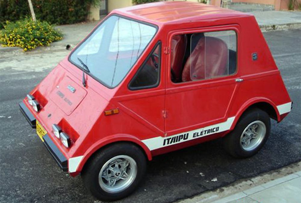 Red Gurgel Itaipu E150 Electric Vehicle _ Side 