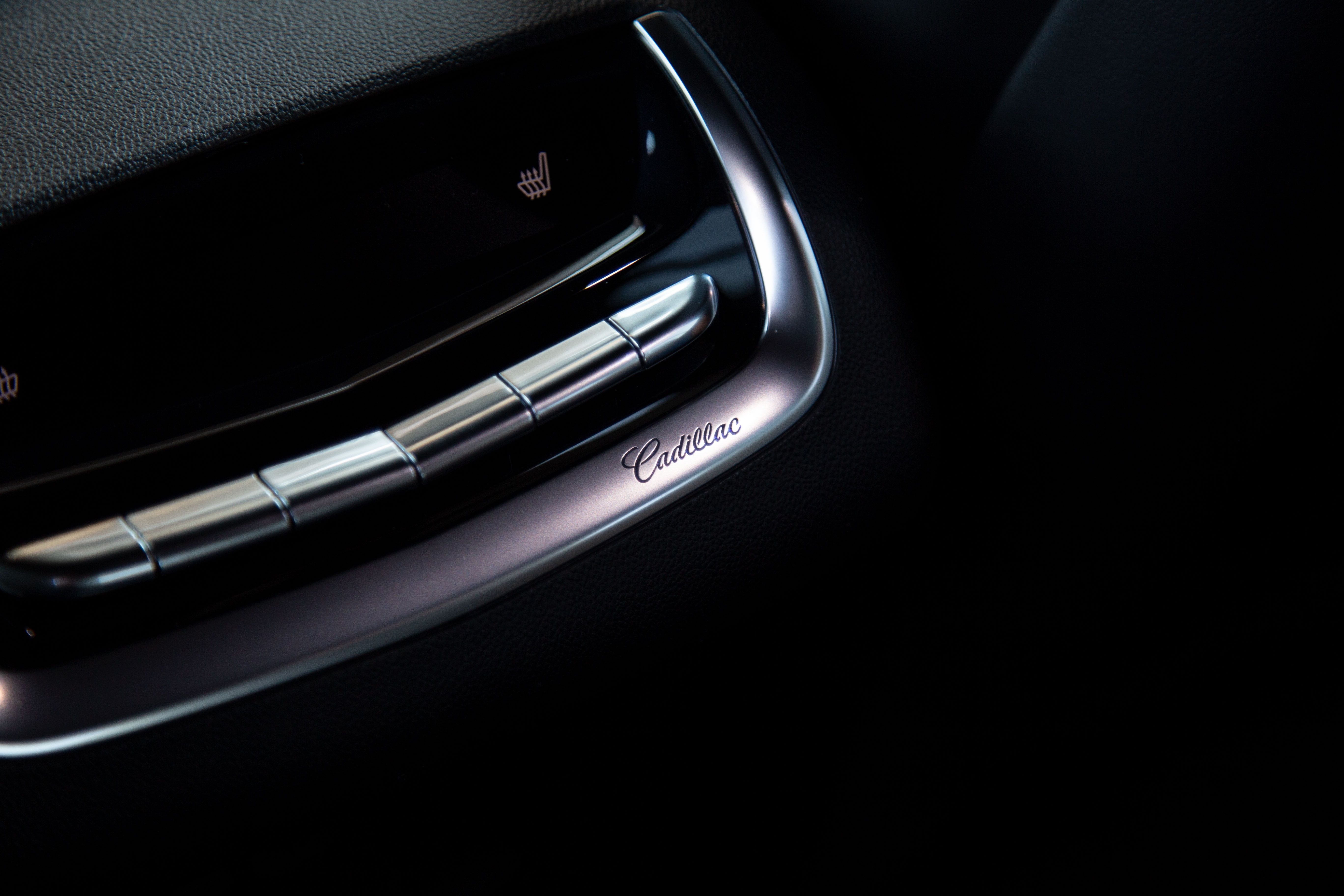 2022 Cadillac XT6 Premium Luxury AWD Trim