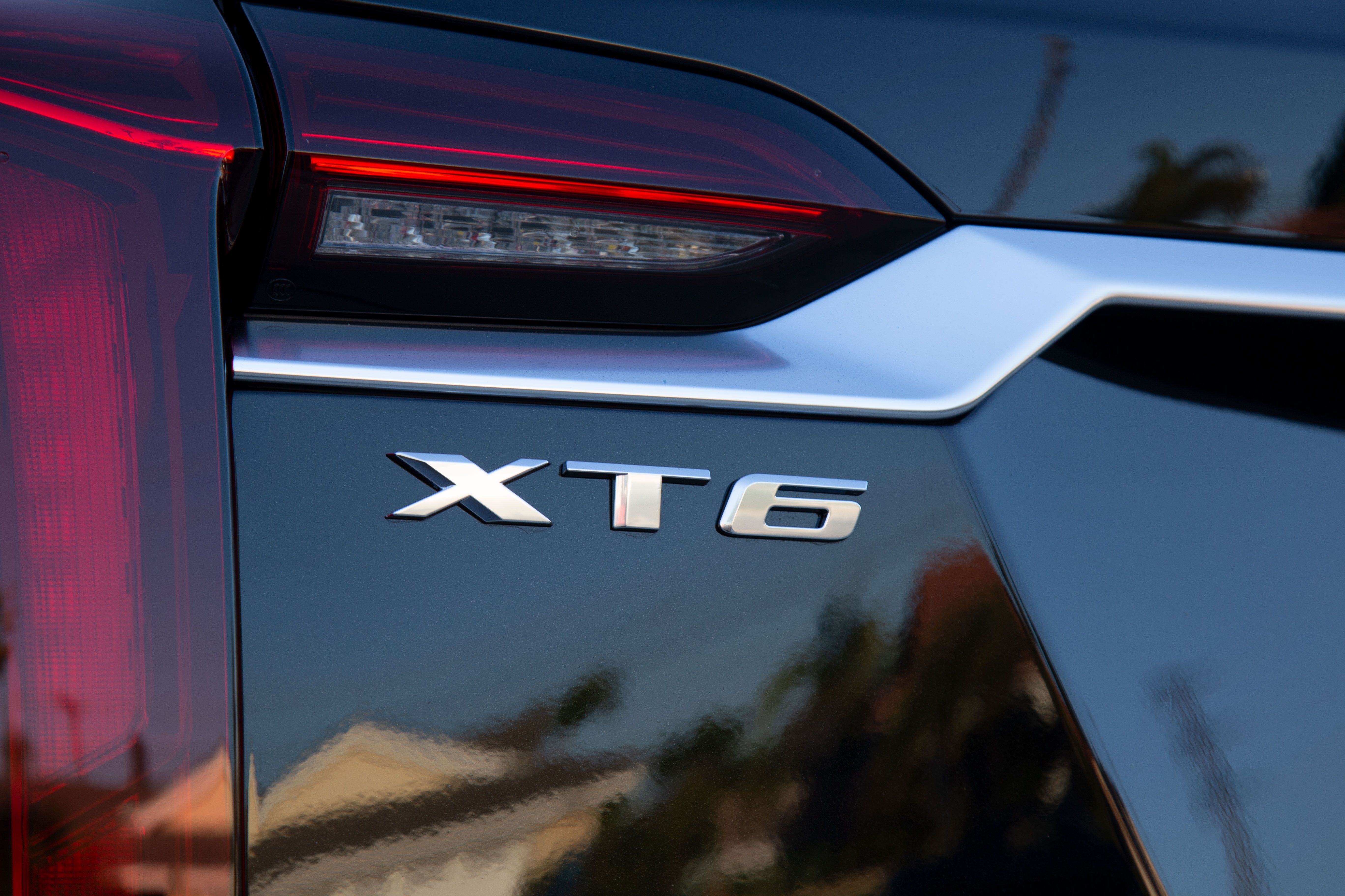 2022 Cadillac XT6 Premium Luxury AWD logo