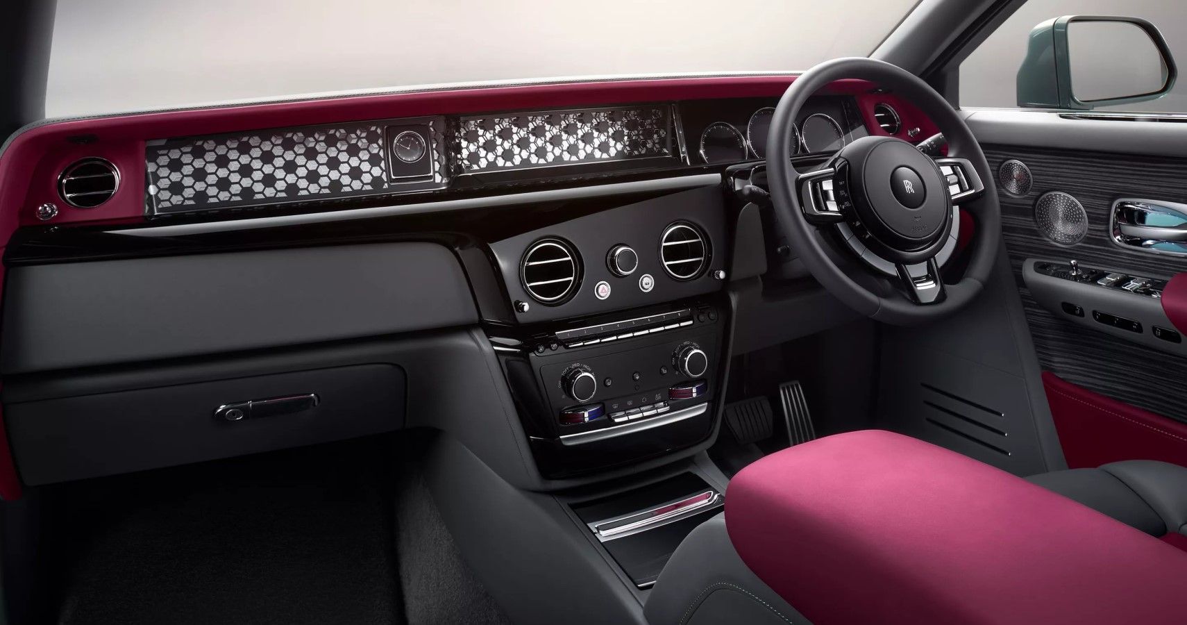 The Interior Of The 2023 RollsRoyce Phantom Is Truly Breathtaking