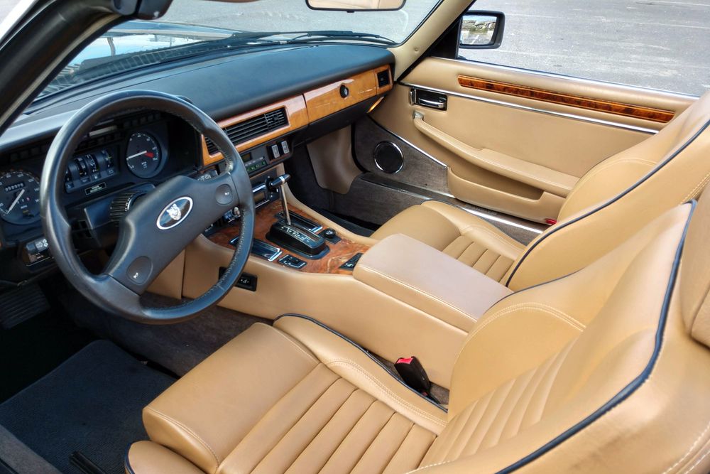 These Classic Sports Car Interiors Are Still Today