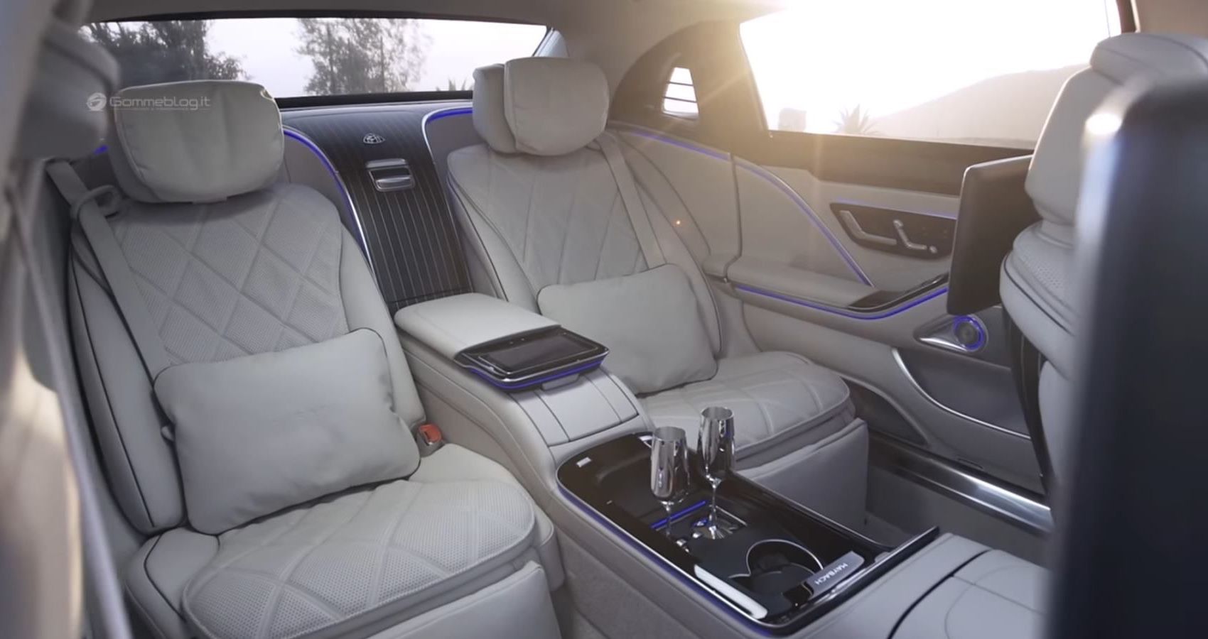 2023 Mercedes-Maybach S-Class Interior Luxury Champagne