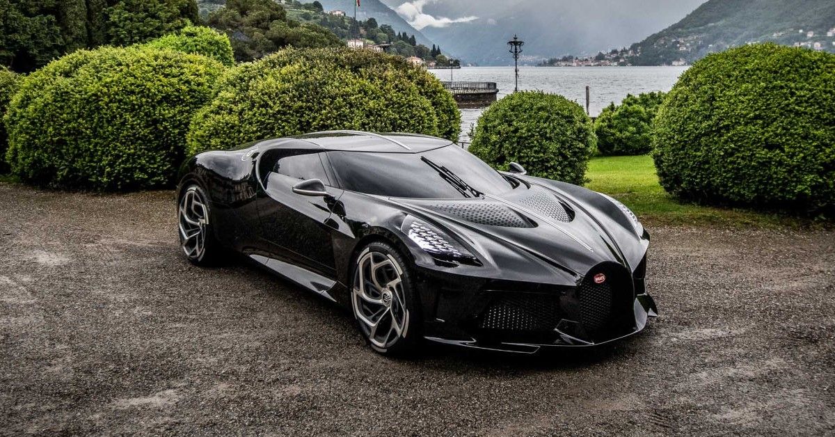The Bugatti La Voiture Noire wins Design Award at the Villa d'Este.
