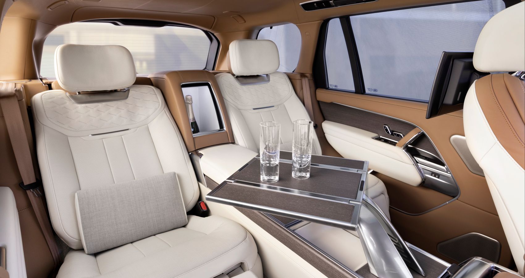 2023 Land Rover Range Rover SV Serenity second-row view