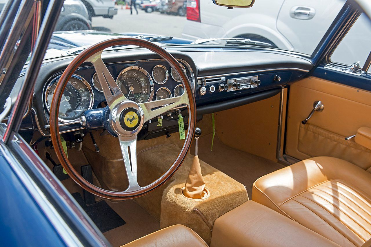 1280px-1959_Ferrari_250_GT_Pinin_Farina_Coupé_(1433GT),_dashboard