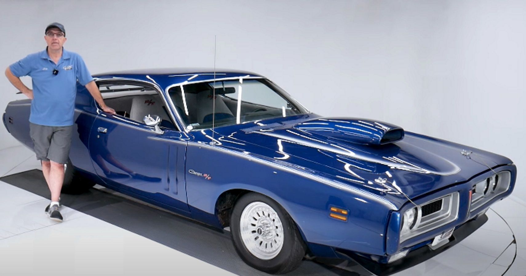Presenteie Jay Grams com um Dodge Charger R/T 1971