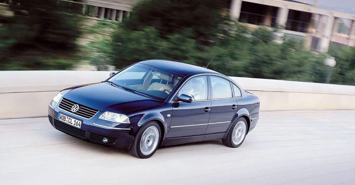 2004-Volkswagen-Passat-W8-(Blue)---Front-Right