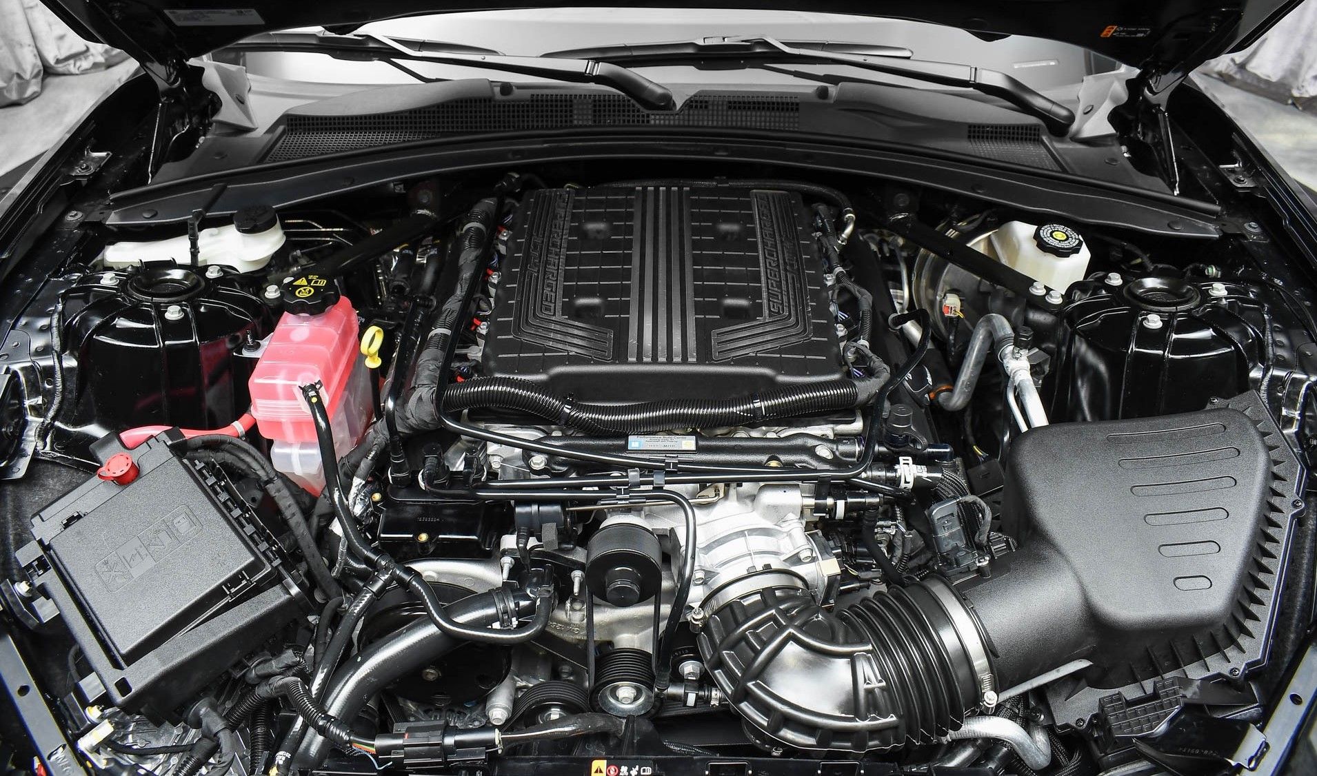 2022 Chevrolet Camaro ZL1 Engine Bay