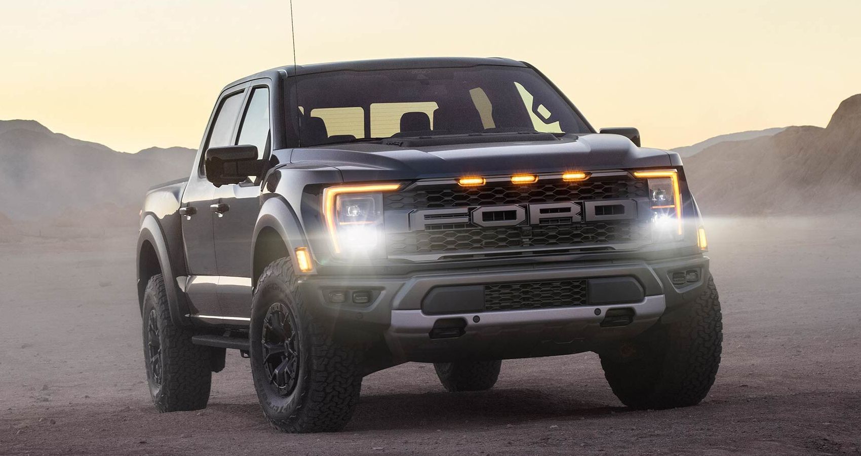 2022 Ford F-150 Raptor Exterior Front View