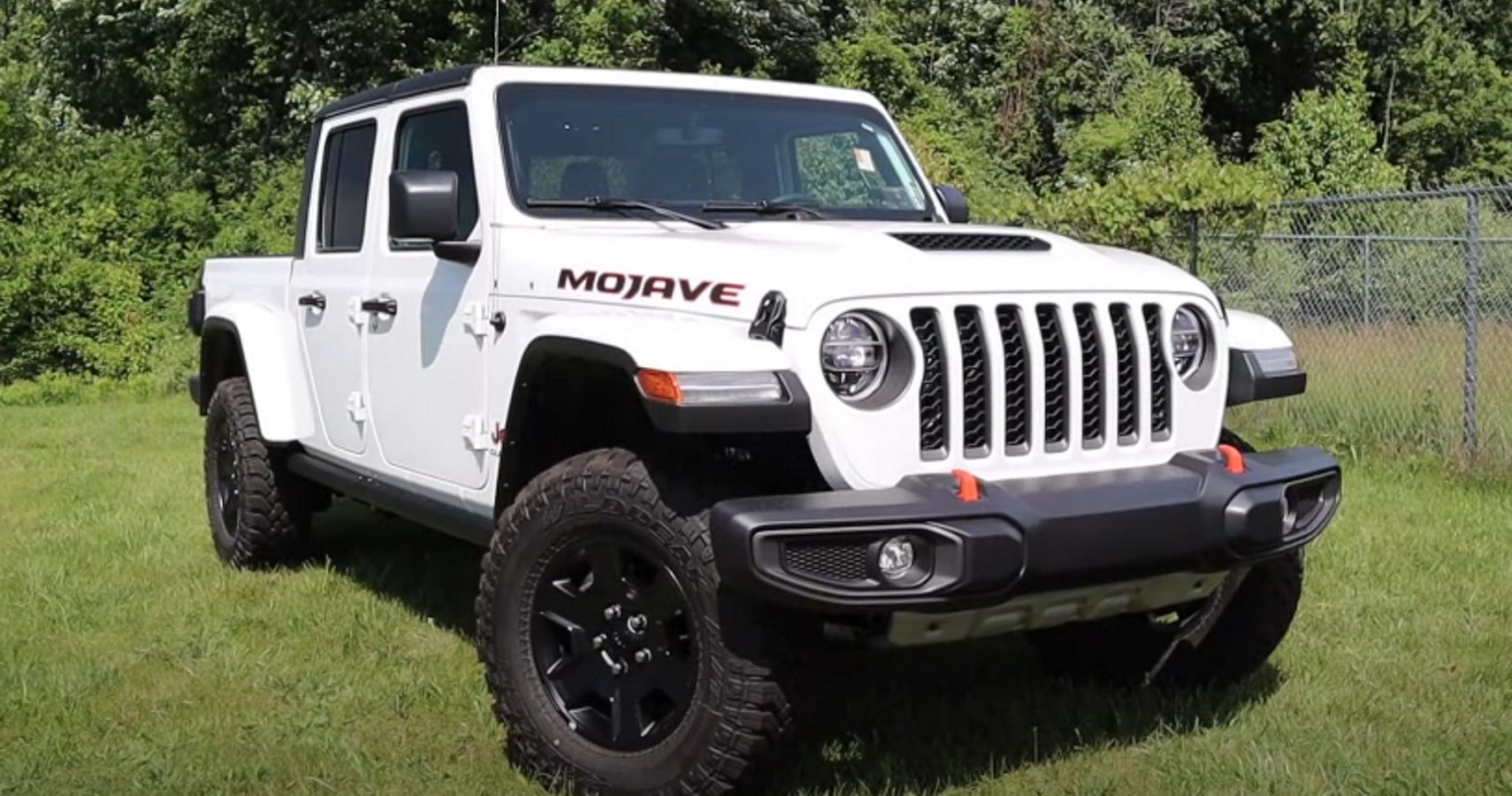 The 2022 Jeep Gladiator Mohave 4x4 Shines On The OffRoad