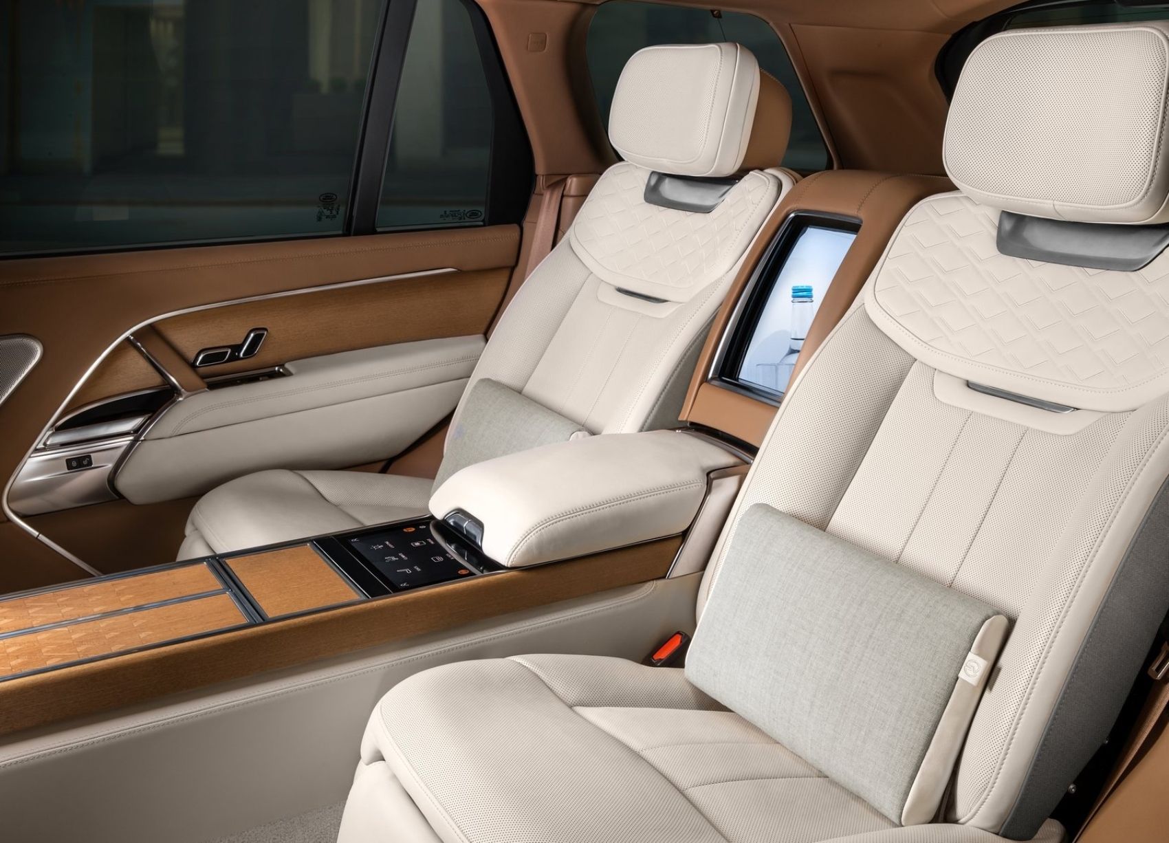A Closer Look At The Ridiculously Luxurious Interior Of The 2023 Range
