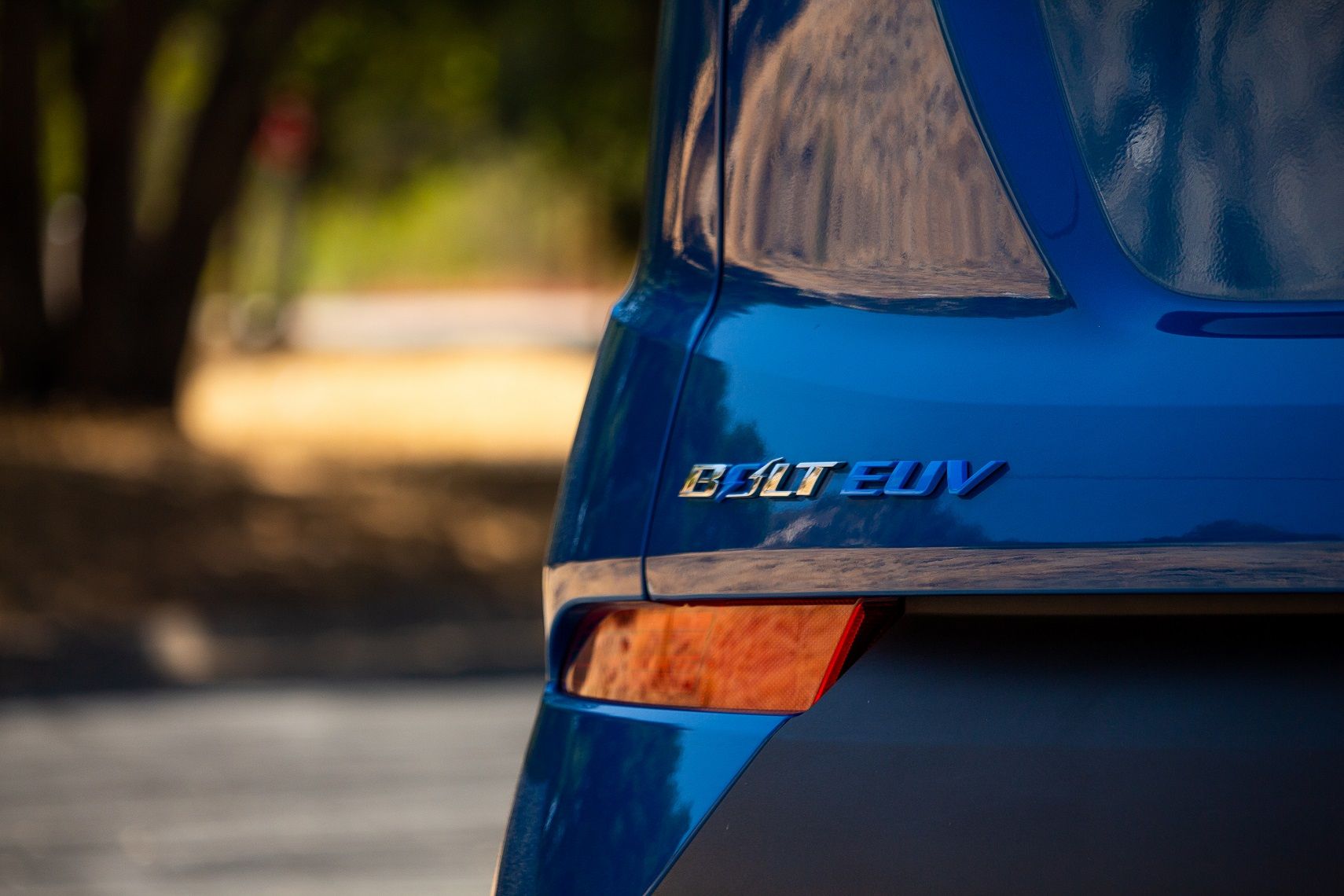 2023 Chevrolet Bolt EUV badges 2