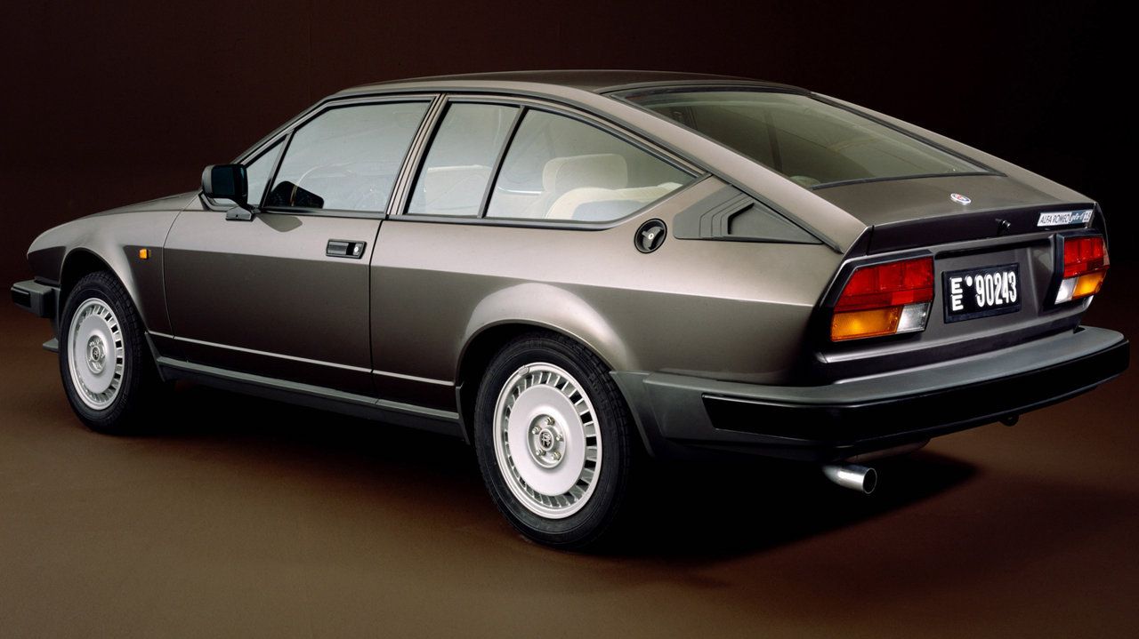 Alfa_Romeo-Alfetta_GTV_6_2.5i-1980-Rear