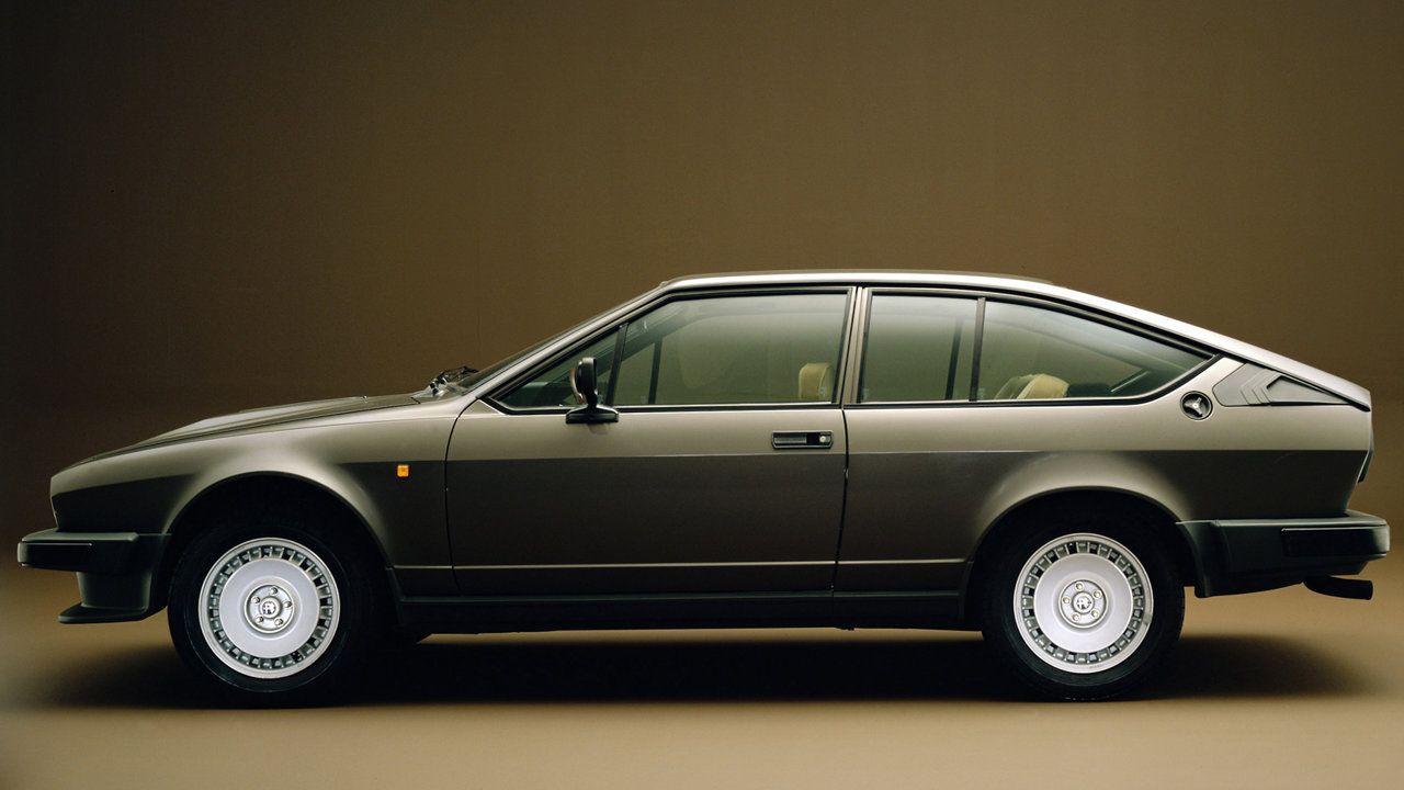 Alfa_Romeo-Alfetta_GTV_6_2.5i-1980 Side