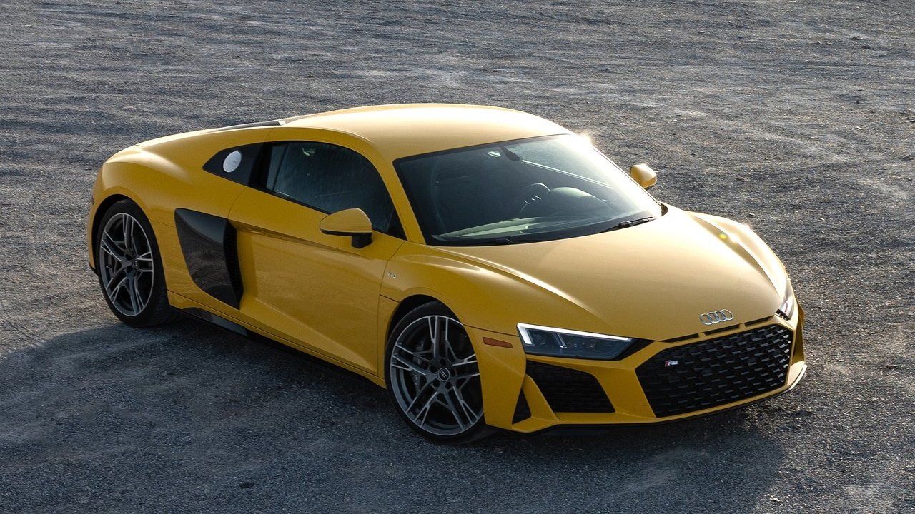 10 Reasons Why We'd Buy An Audi R8 Over A Lamborghini Huracan