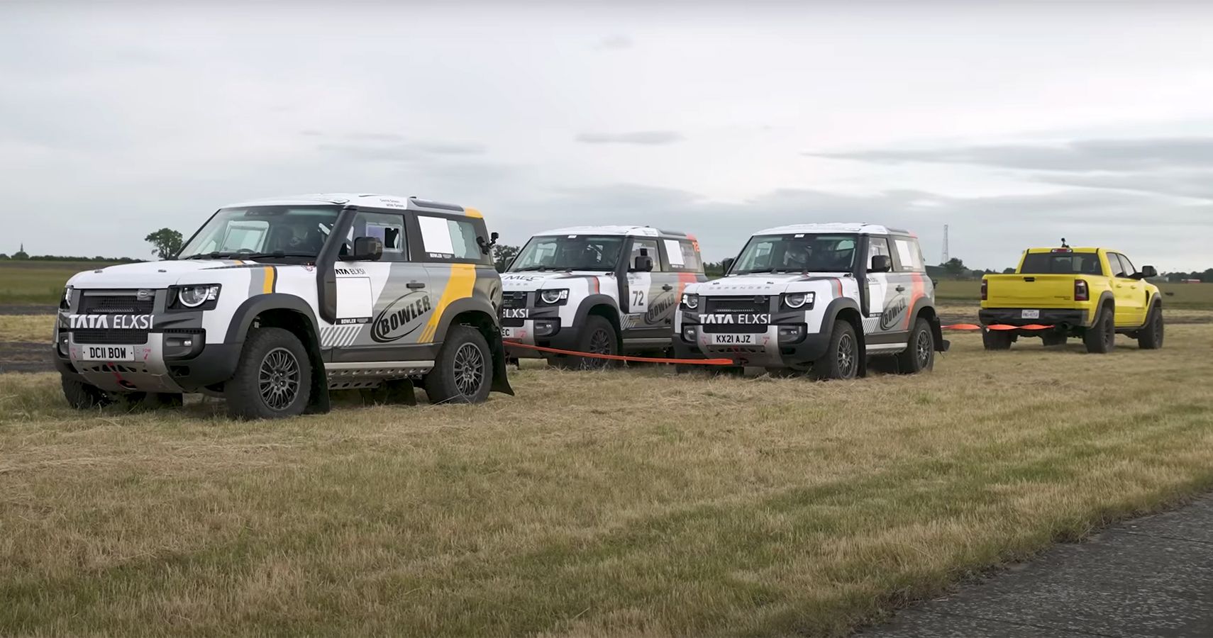 Bowler Land Rover Defender vs Hennessey Mammoth 1000 