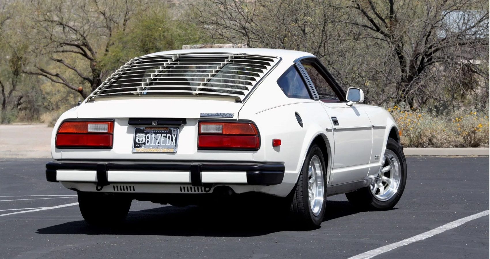 横顔 330px-1978-83_Nissan(Datsun)